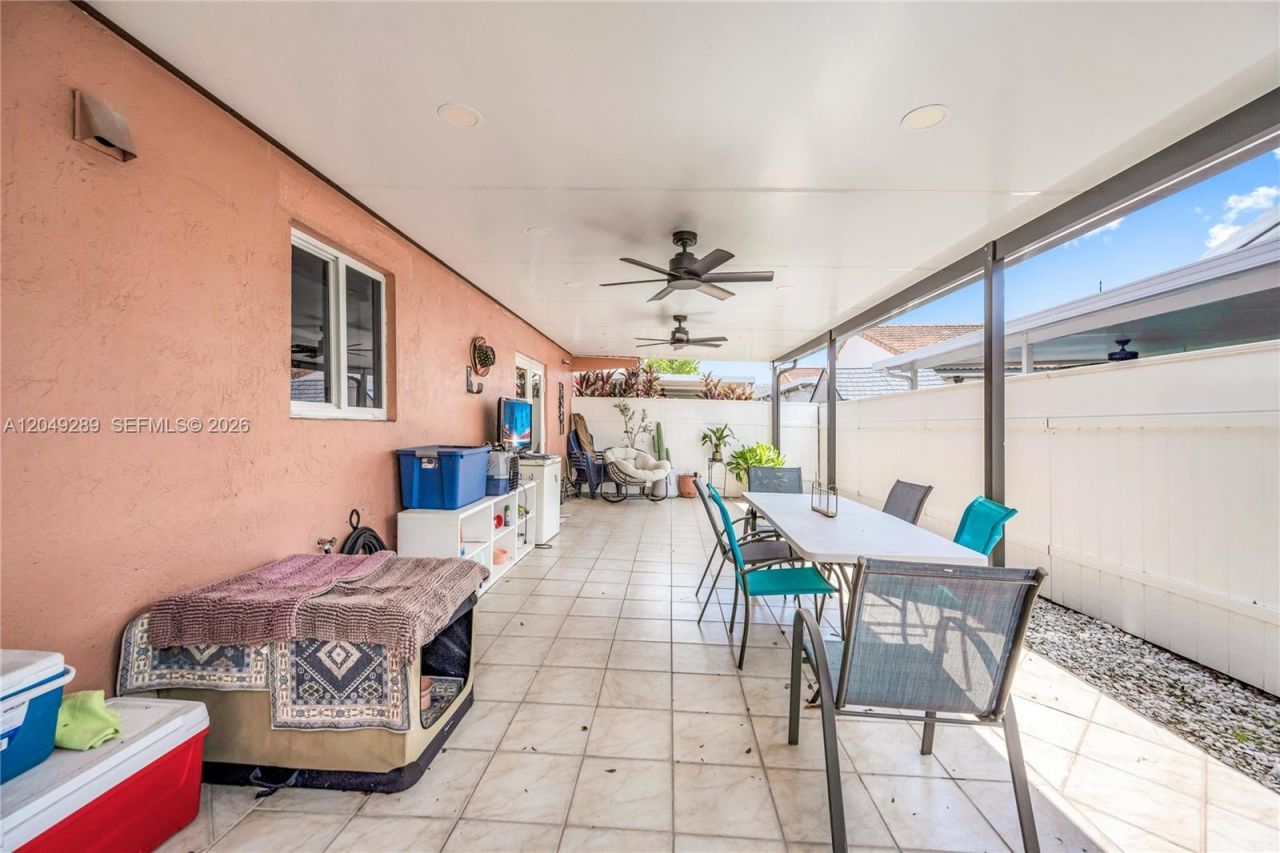 7256 W 34th Ln , Hialeah, FL 33018 Photo