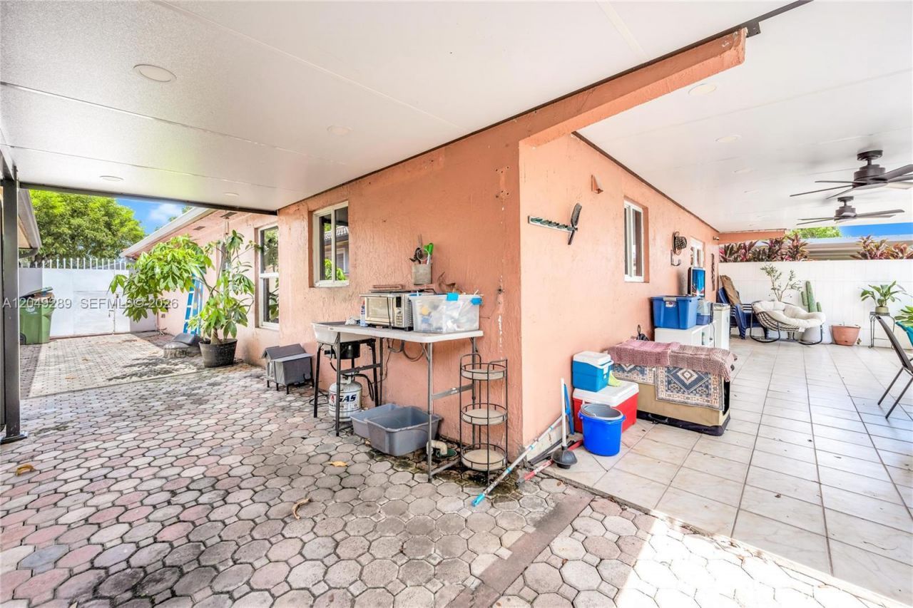 7256 W 34th Ln , Hialeah, FL 33018 Photo