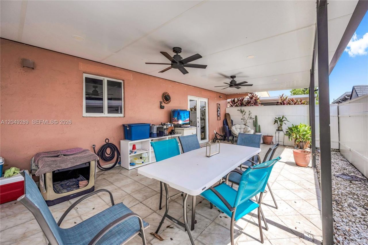 7256 W 34th Ln , Hialeah, FL 33018 Photo