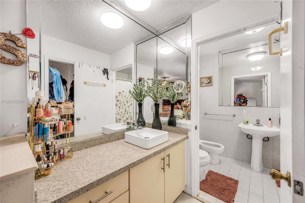 7256 W 34th Ln , Hialeah, FL 33018 Photo