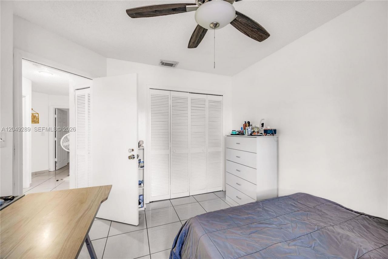 7256 W 34th Ln , Hialeah, FL 33018 Photo