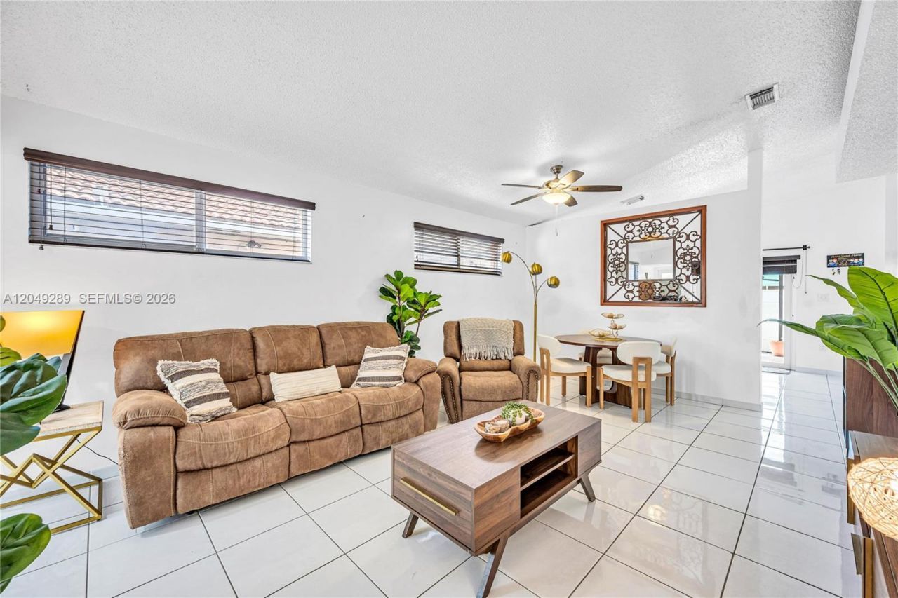 7256 W 34th Ln , Hialeah, FL 33018 Photo