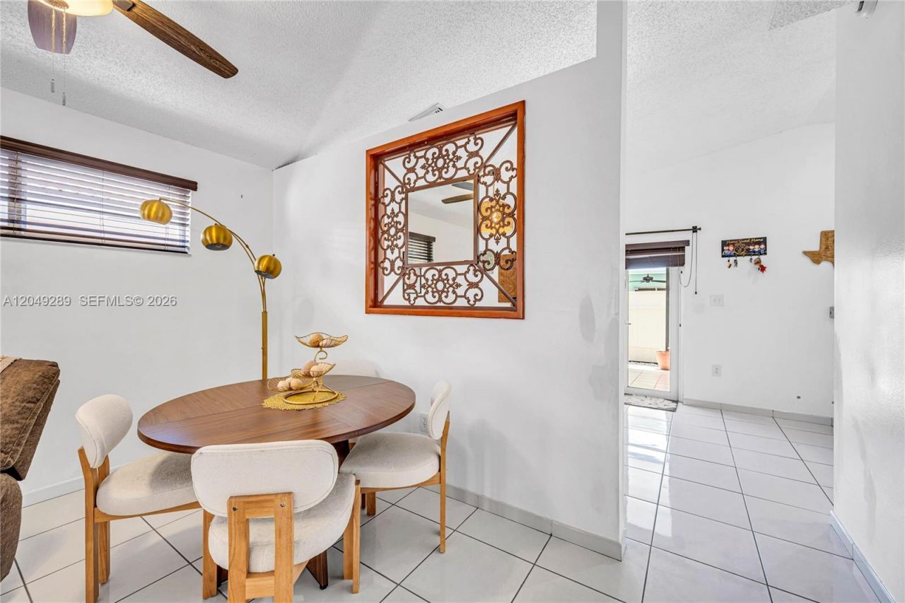 7256 W 34th Ln , Hialeah, FL 33018 Photo