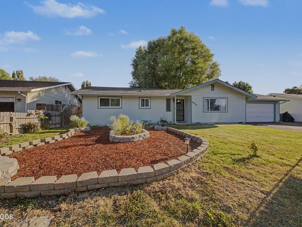 4414 Meadows Drive, Klamath Falls, OR 97603