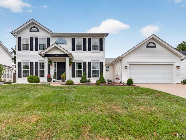 235 Royalltrail Lane, O'Fallon, MO 63368