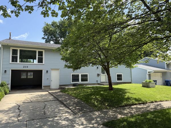 211 E Dresser Road , DeKalb, IL 60115