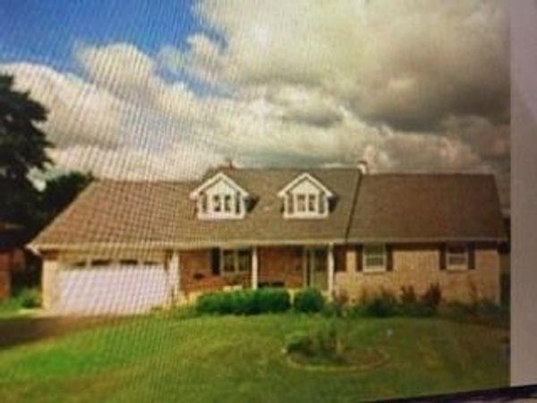 1318 W Lincoln Road , McHenry, IL 60051