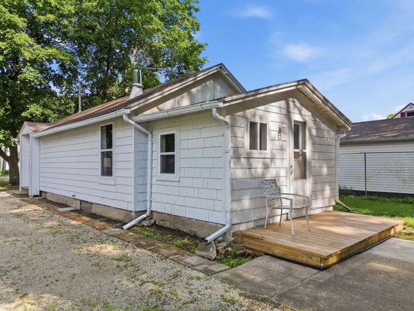 919 Sheridan Avenue , Dixon, IL 61021