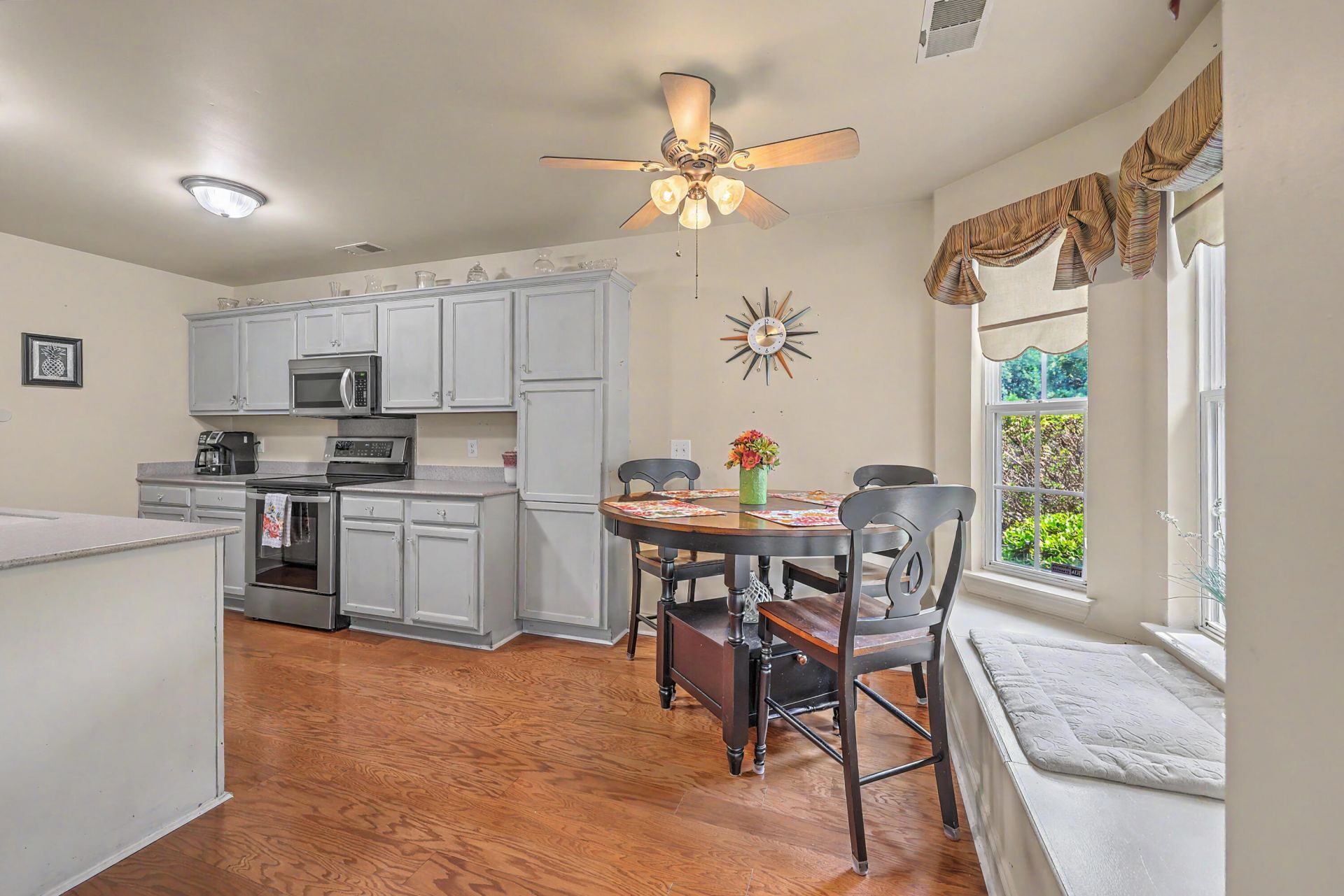 228 Equinox Circle Photo 10