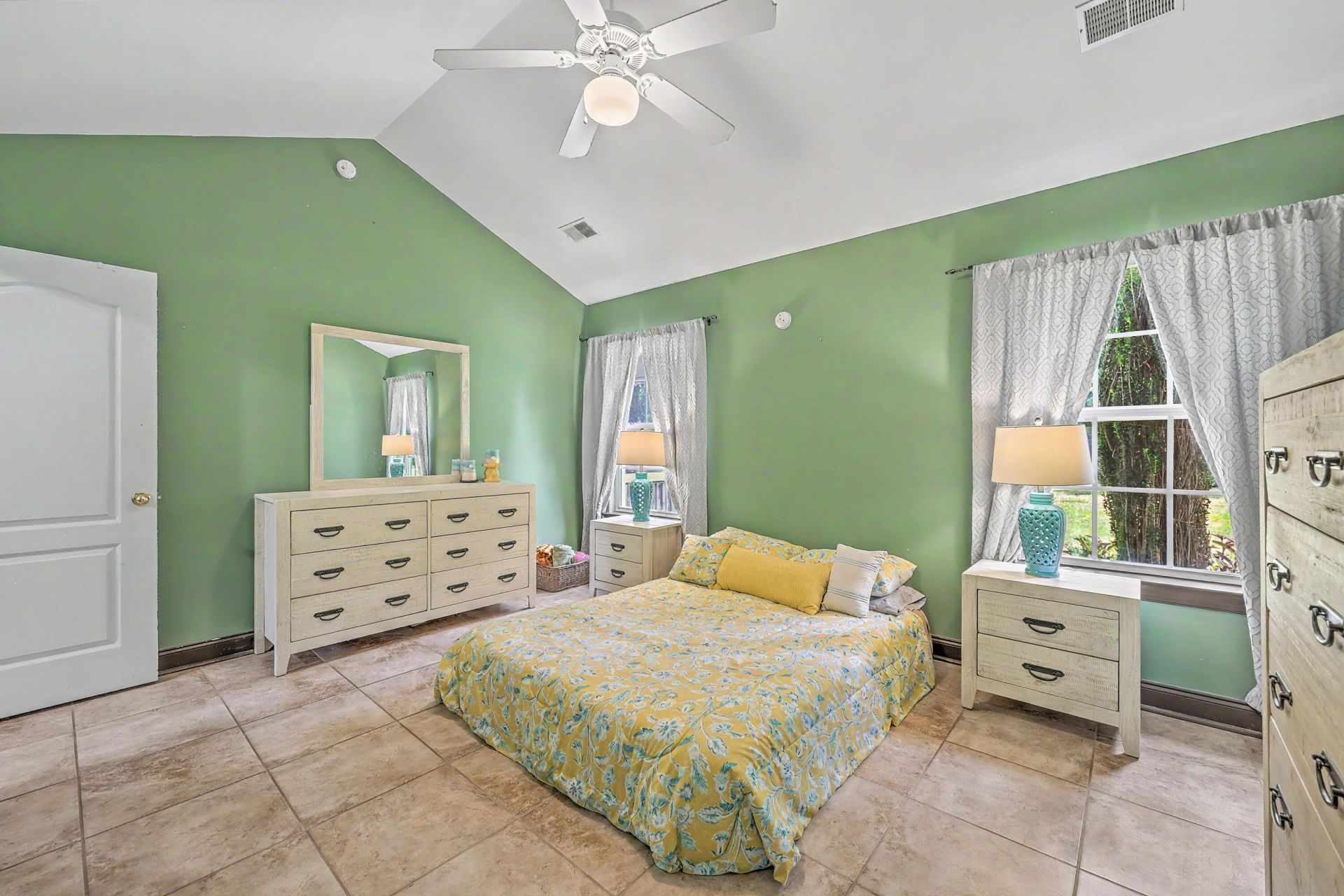 228 Equinox Circle Photo 13