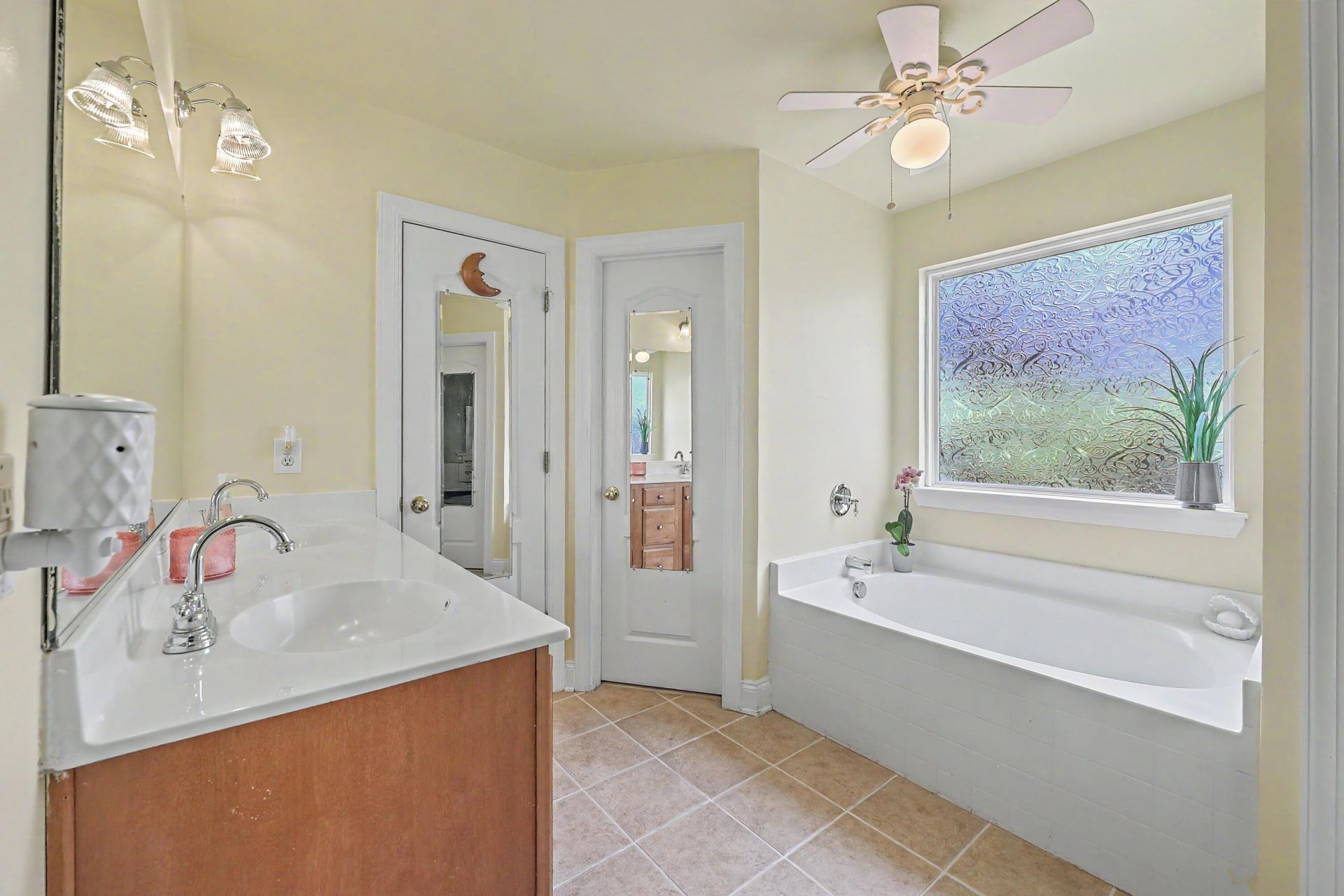 228 Equinox Circle Photo 15