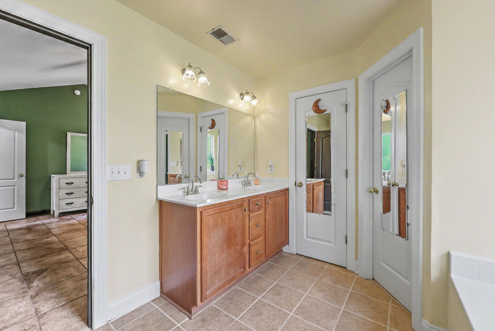 228 Equinox Circle Photo 18