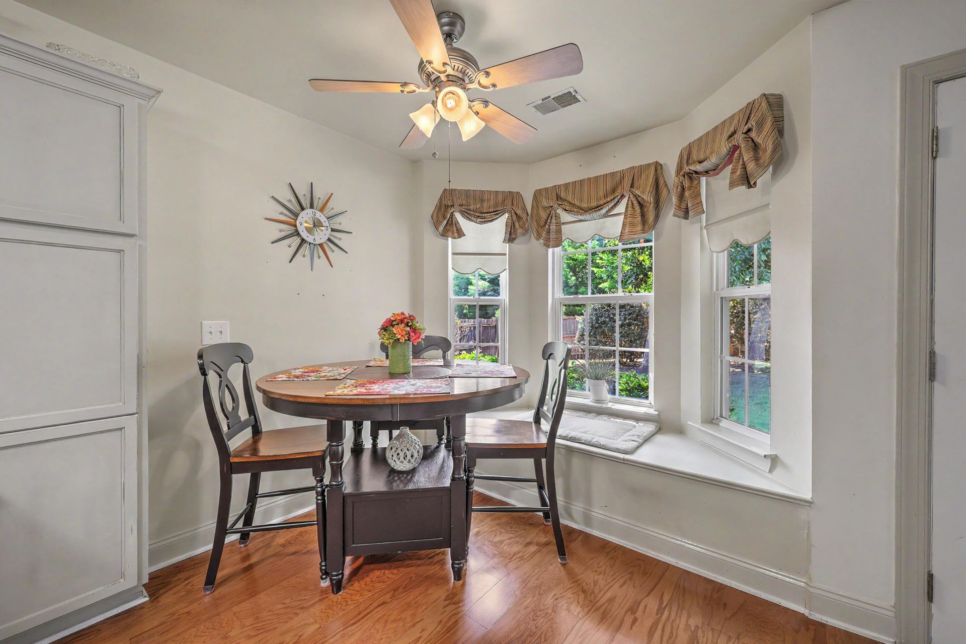 228 Equinox Circle Photo 8