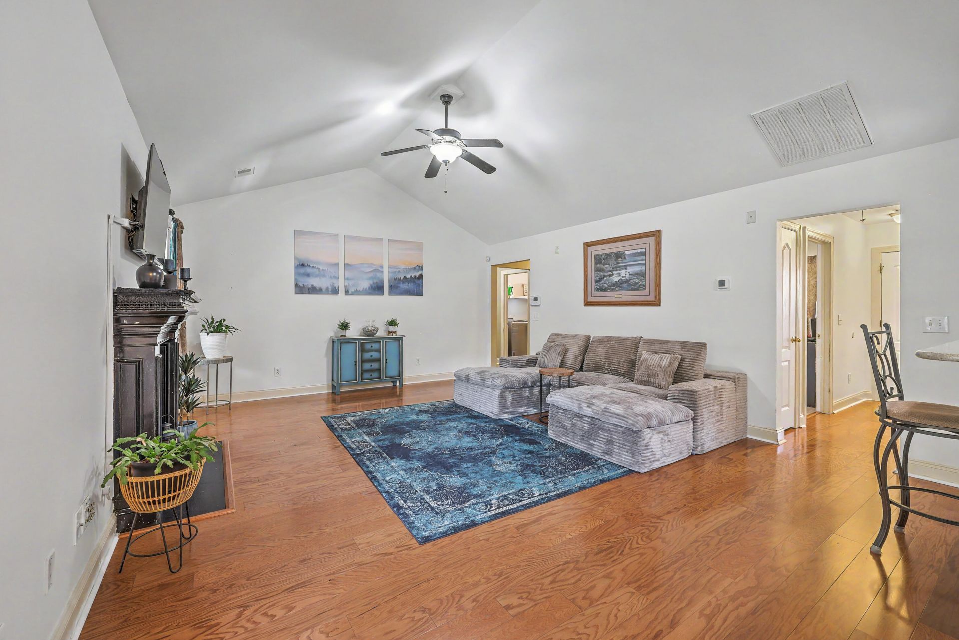 228 Equinox Circle Photo 8