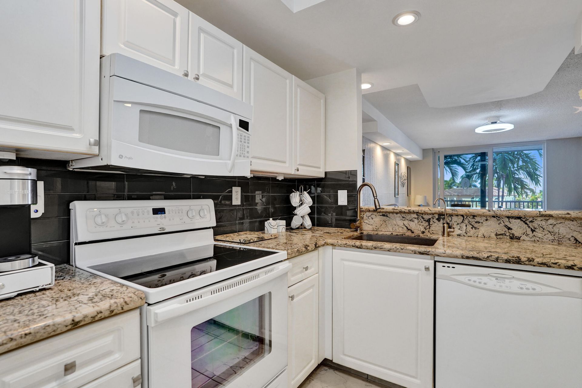 1391 S Ocean Boulevard, Pompano Beach, FL 33062 Photo