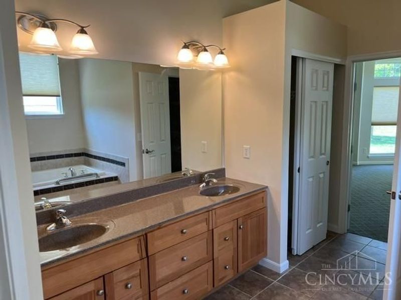 1218 Traditions Turn, Batavia Twp, OH 45103 Photo 5