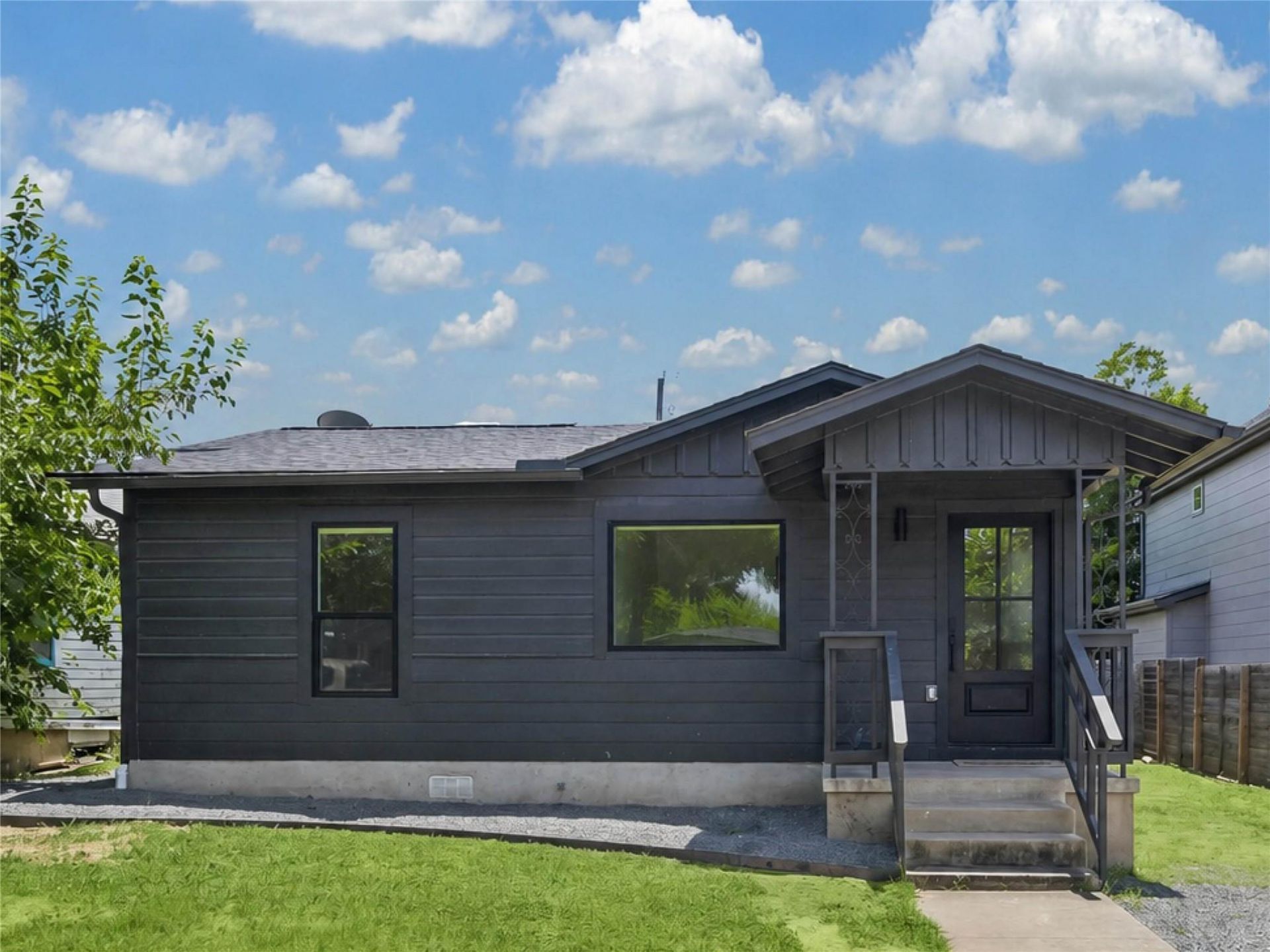 3013 E 14th 1/2 St, Austin, TX 78702 Main Photo