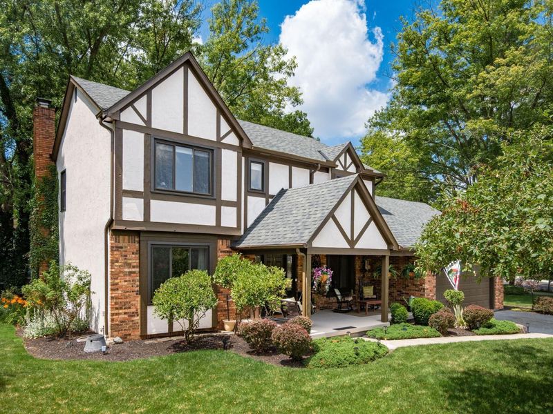 7467 Saunderlane Road, Columbus, OH 43235 Photo 2