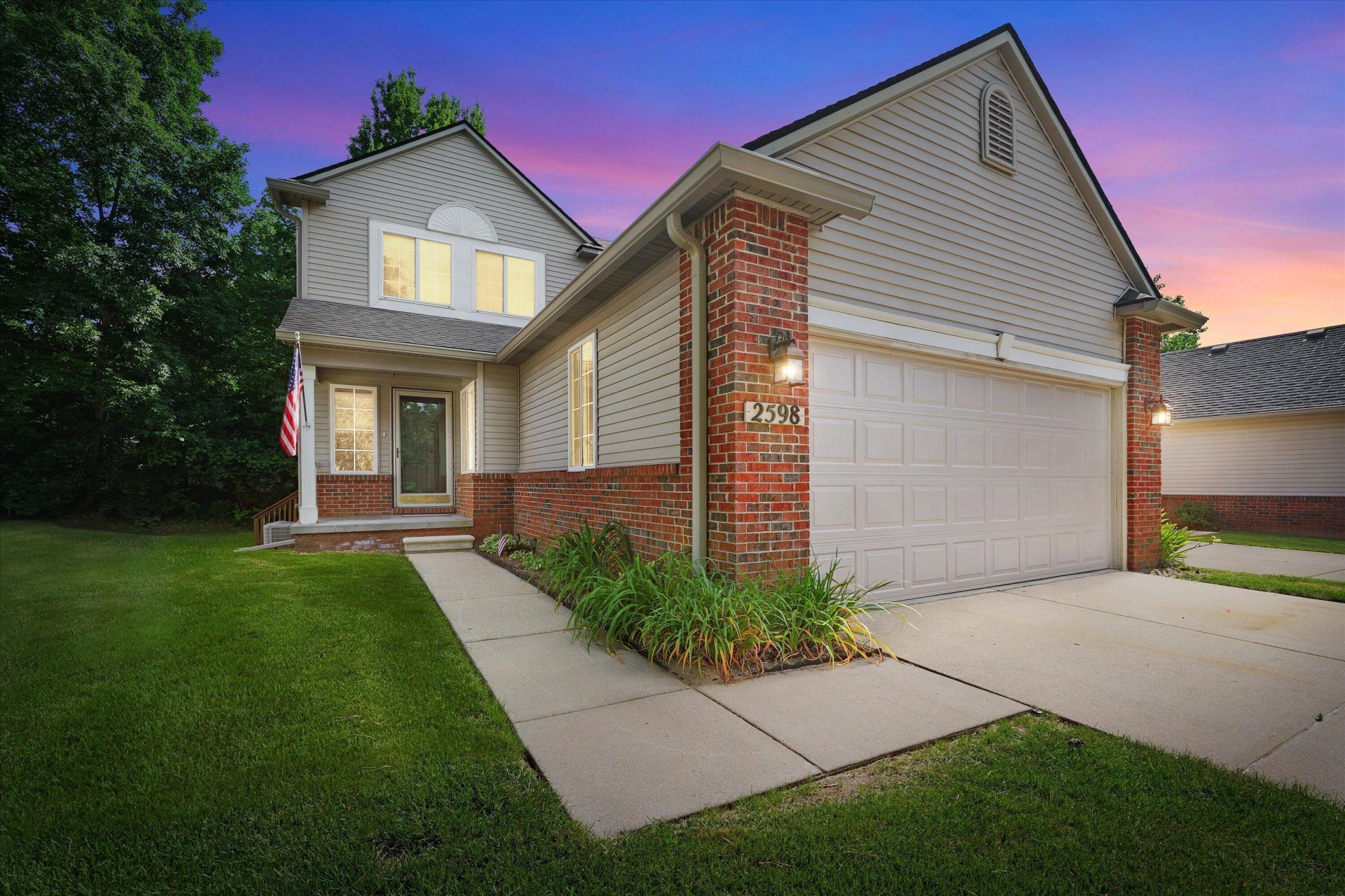 2598 Woodcliff Trail, Hartland, MI 48353 Main Photo