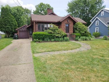 450 N Wood Street, East Canton, OH 44730