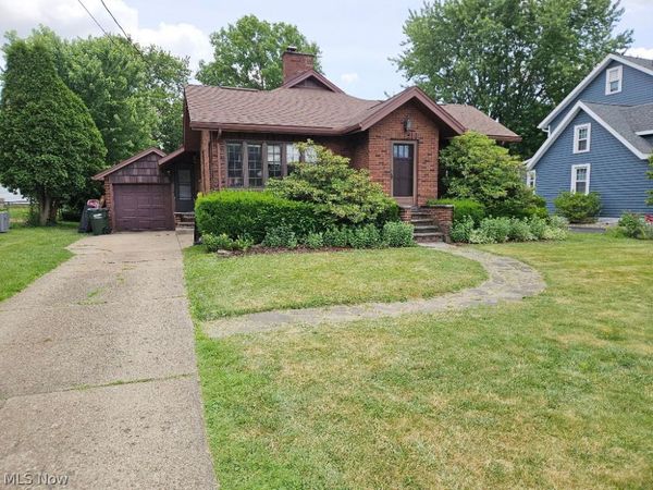 450 N Wood Street , East Canton, OH 44730