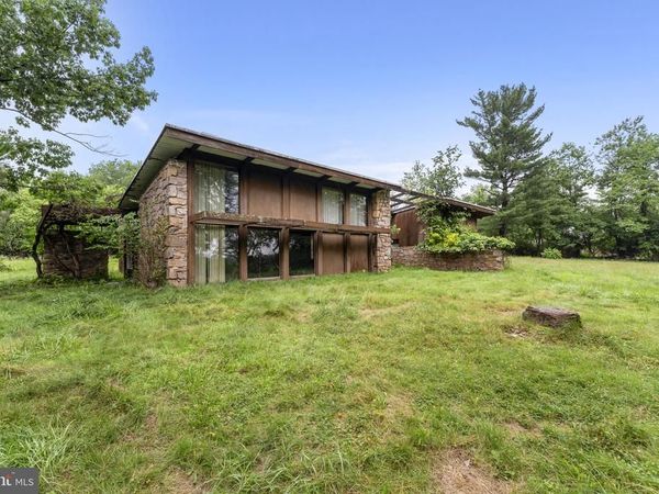 2935 WHITEHALL ROAD, NORRISTOWN, PA 19403