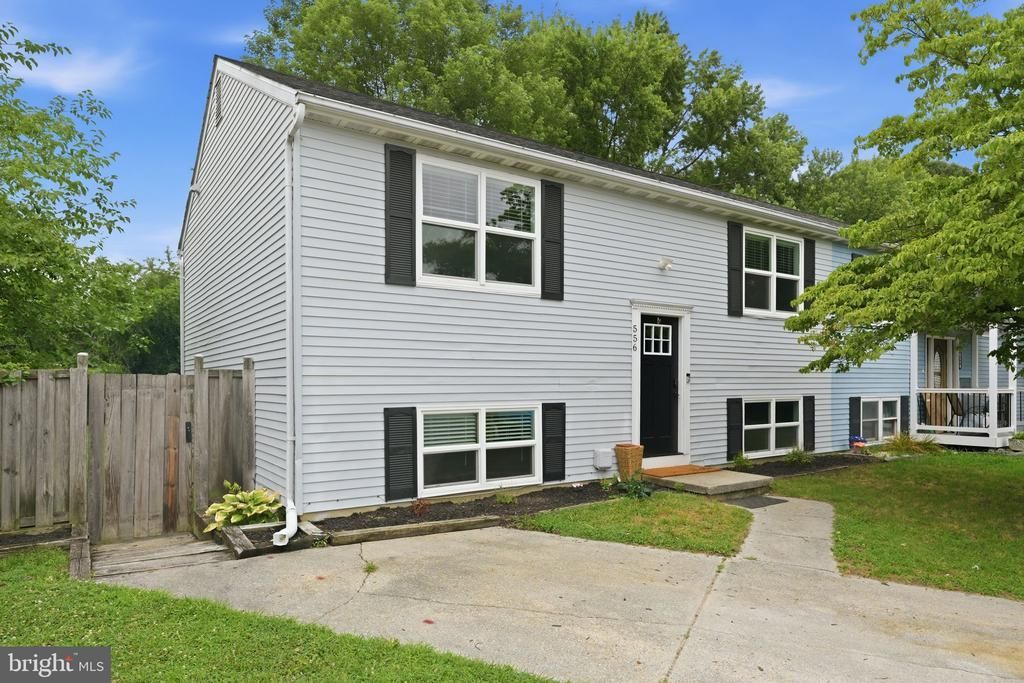 556 E PARK COURT , GLEN BURNIE, MD 21061