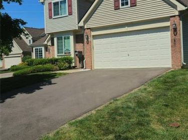 450 Lilly View Court Court, Genoa Twp, MI 48843