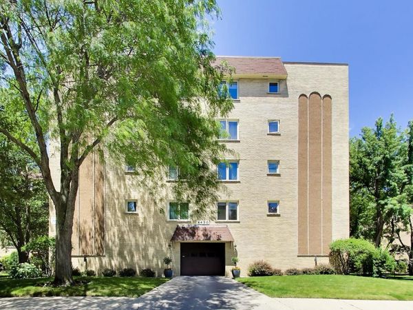 6430 W Belle Plaine Avenue , Unit 209, Chicago, IL 60634