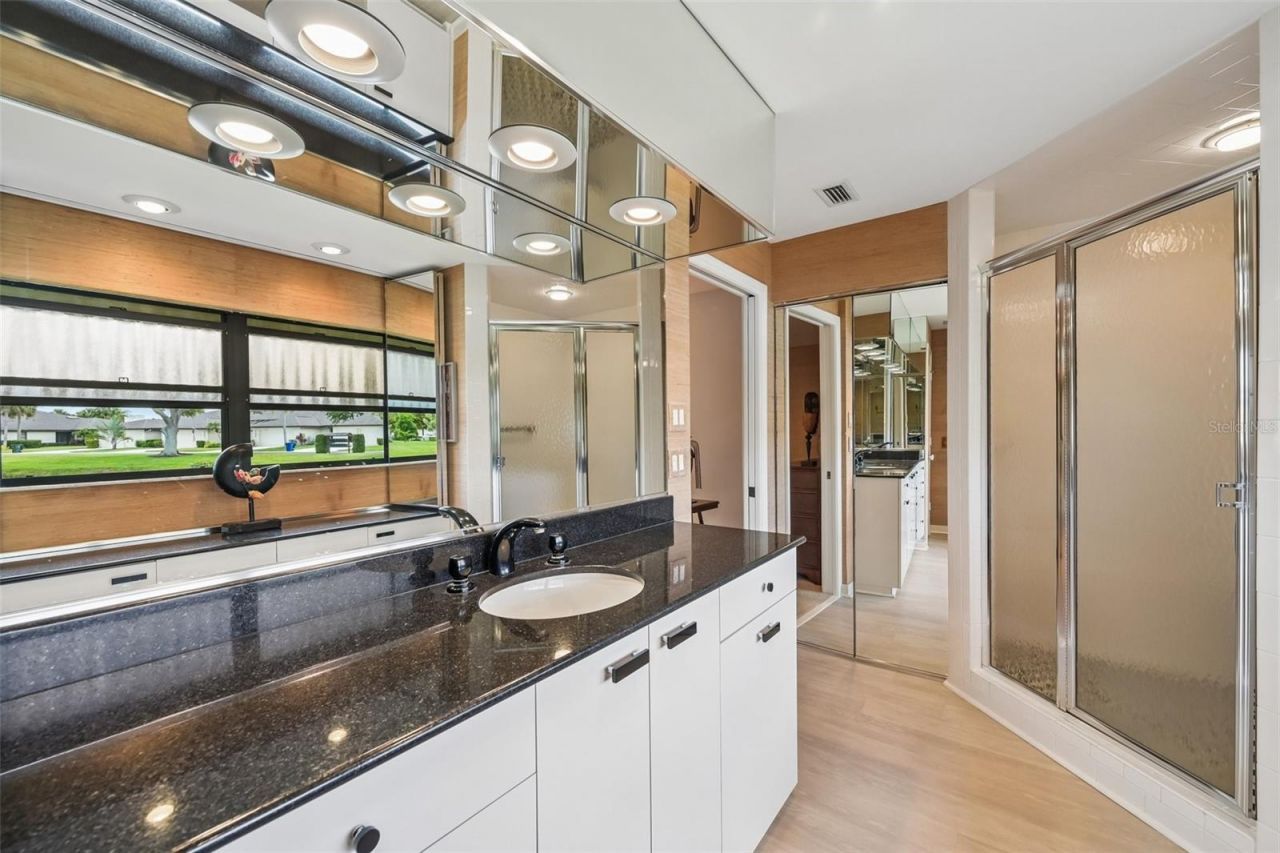 3646 Gleneagle Drive, Unit 10B, Sarasota, FL 34238 Photo