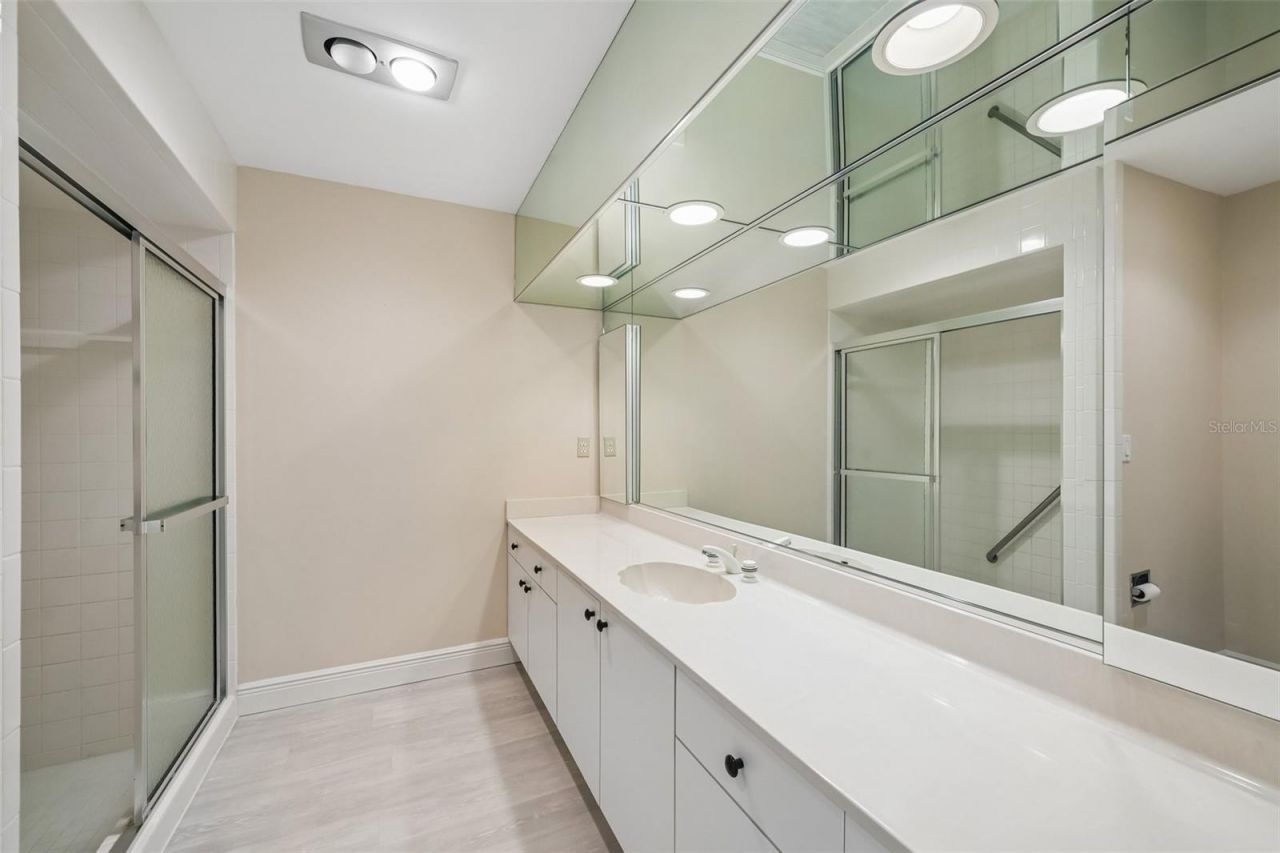 3646 Gleneagle Drive, Unit 10B, Sarasota, FL 34238 Photo