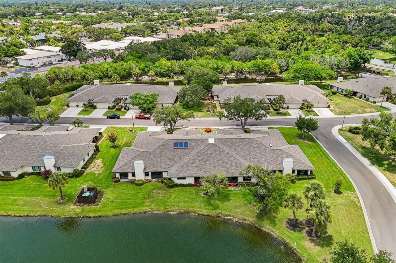 3646 Gleneagle Drive, Unit 10B, Sarasota, FL 34238 Photo