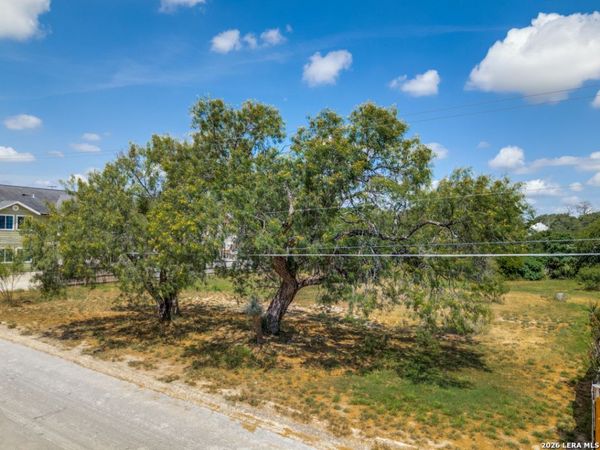 0 Upson Dr, Devine, TX 78106
