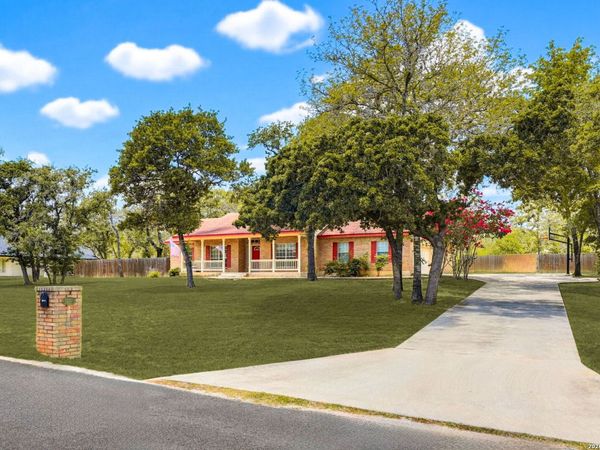 1220 Country View Dr.,, La Vernia, TX 78121
