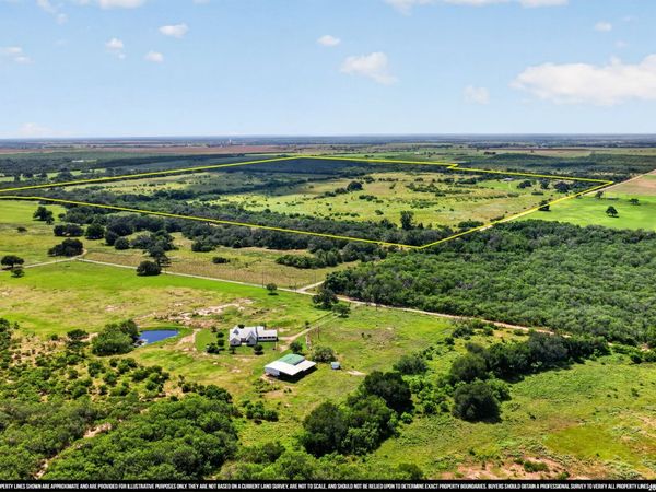 457 County Road 410, Stockdale, TX 78160