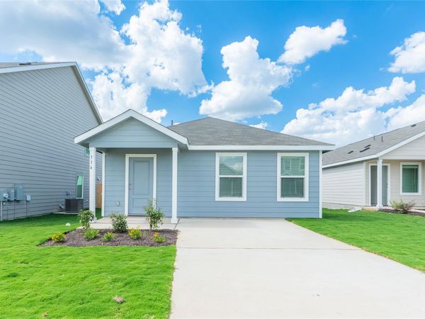 336 Cowpoke DR, Jarrell, TX 76537