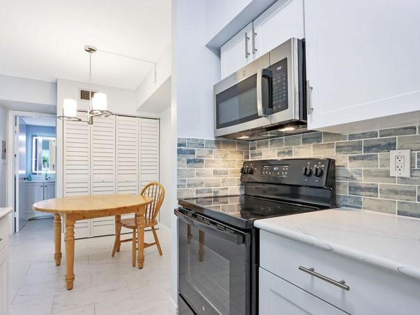 6313 Chasewood Drive, Unit B, Jupiter, FL 33458