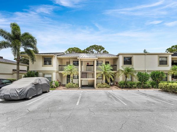 12926 Briarlake Drive, Unit 201, Palm Beach Gardens, FL 33418