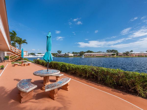 925 SW 11th Avenue, Unit 3j, Hallandale, FL 33009