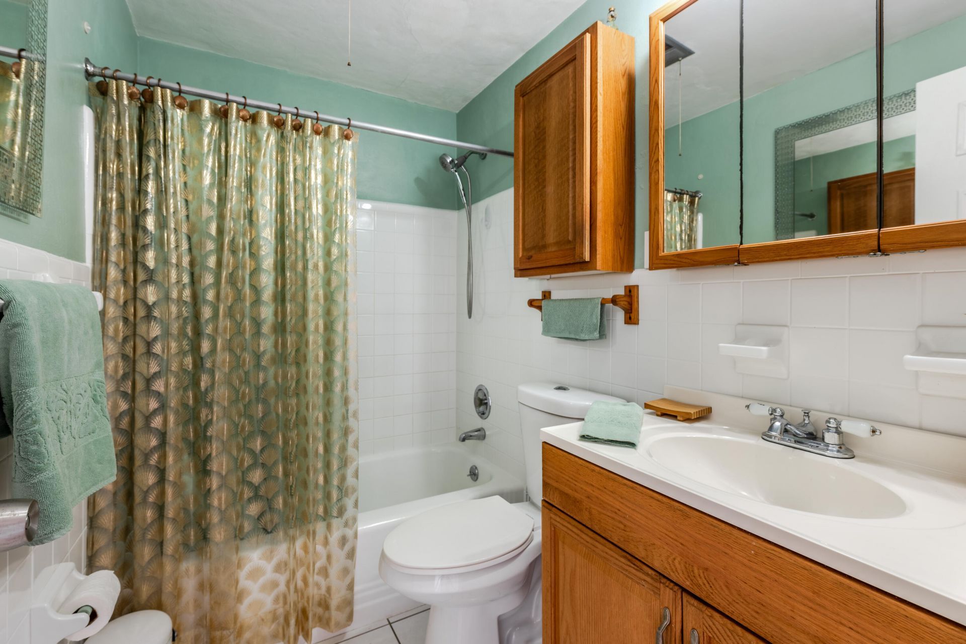 925 SW 11th Avenue, Unit 3j, Hallandale, FL 33009 Photo