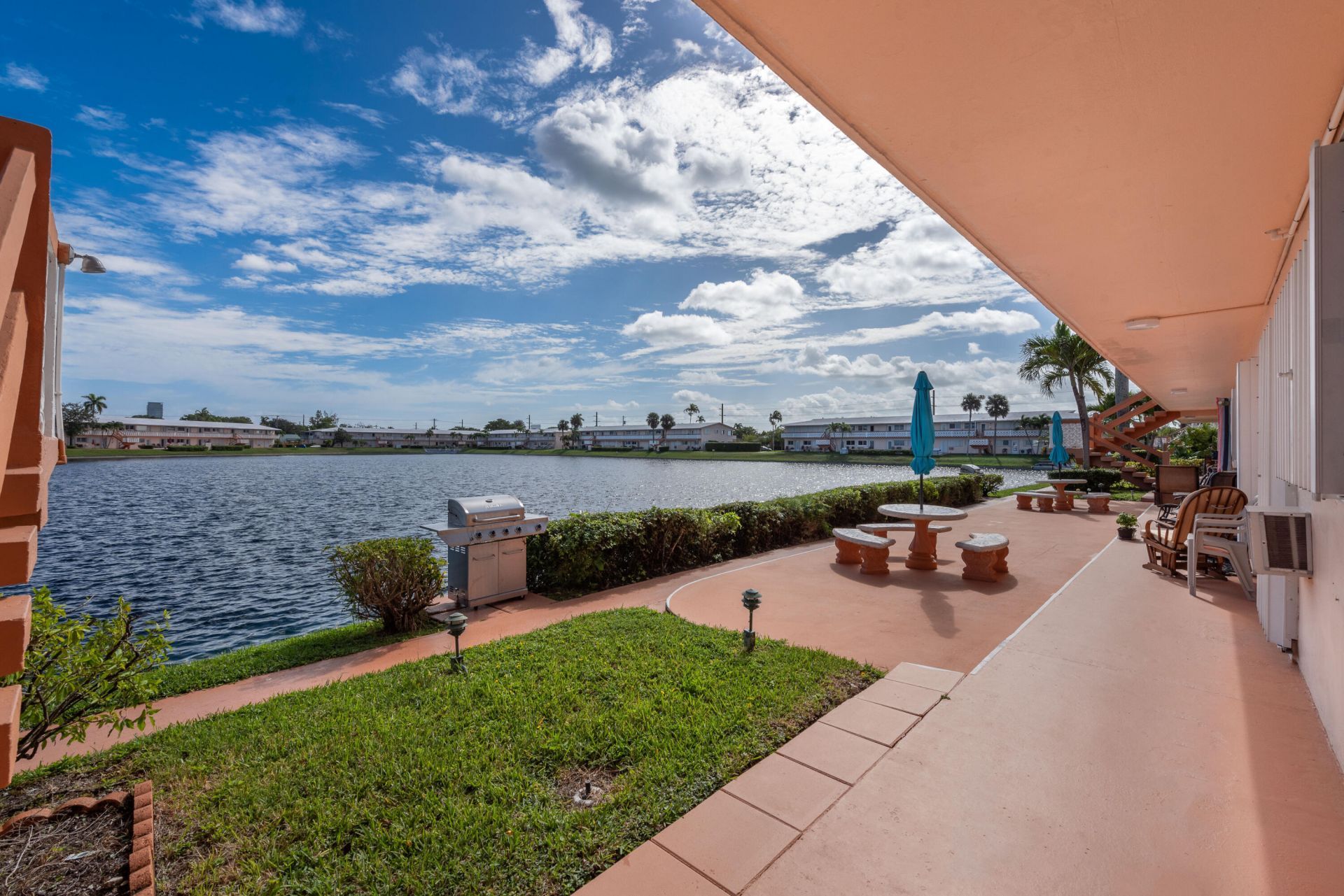 925 SW 11th Avenue, Unit 3j, Hallandale, FL 33009 Photo