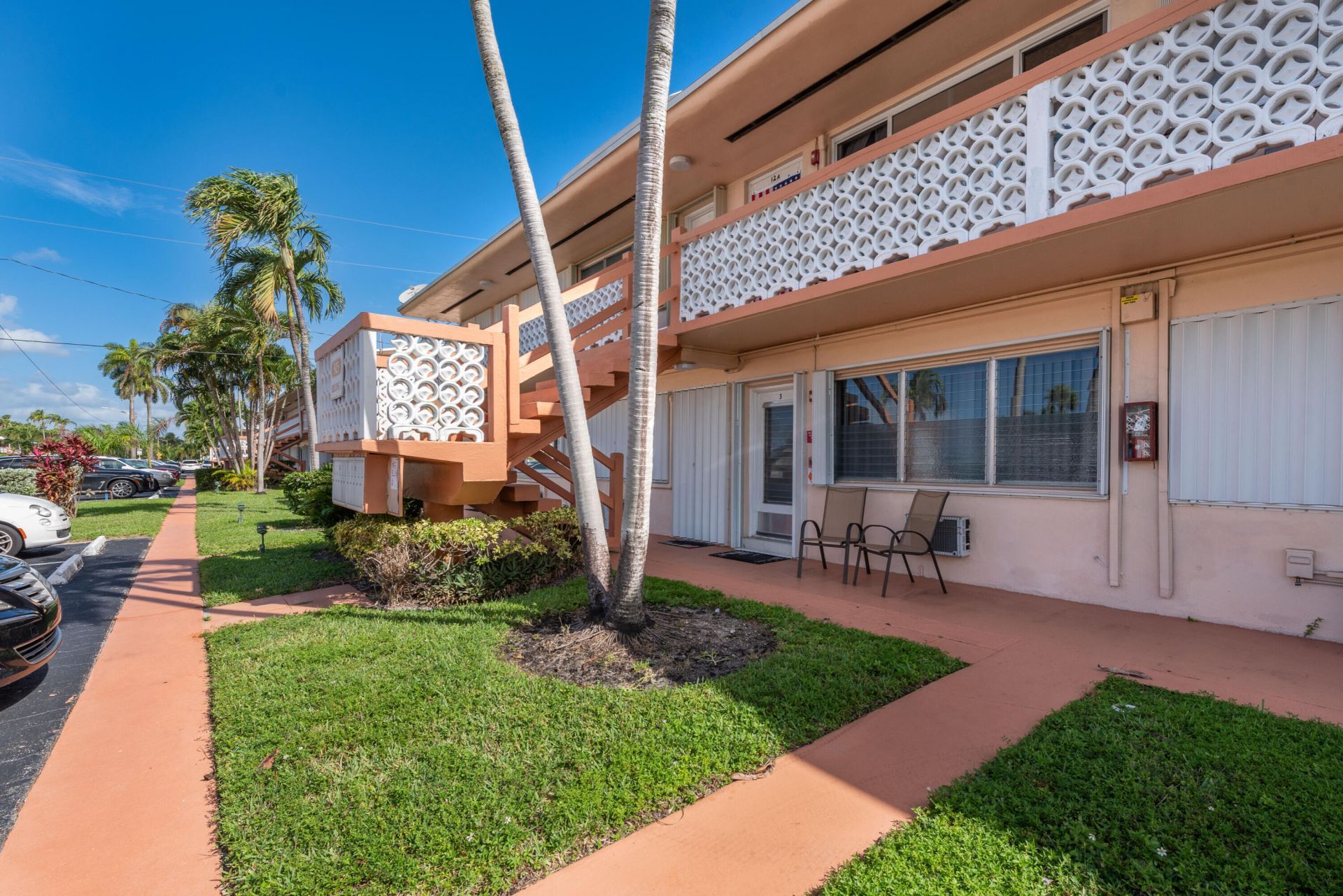 925 SW 11th Avenue, Unit 3j, Hallandale, FL 33009 Photo
