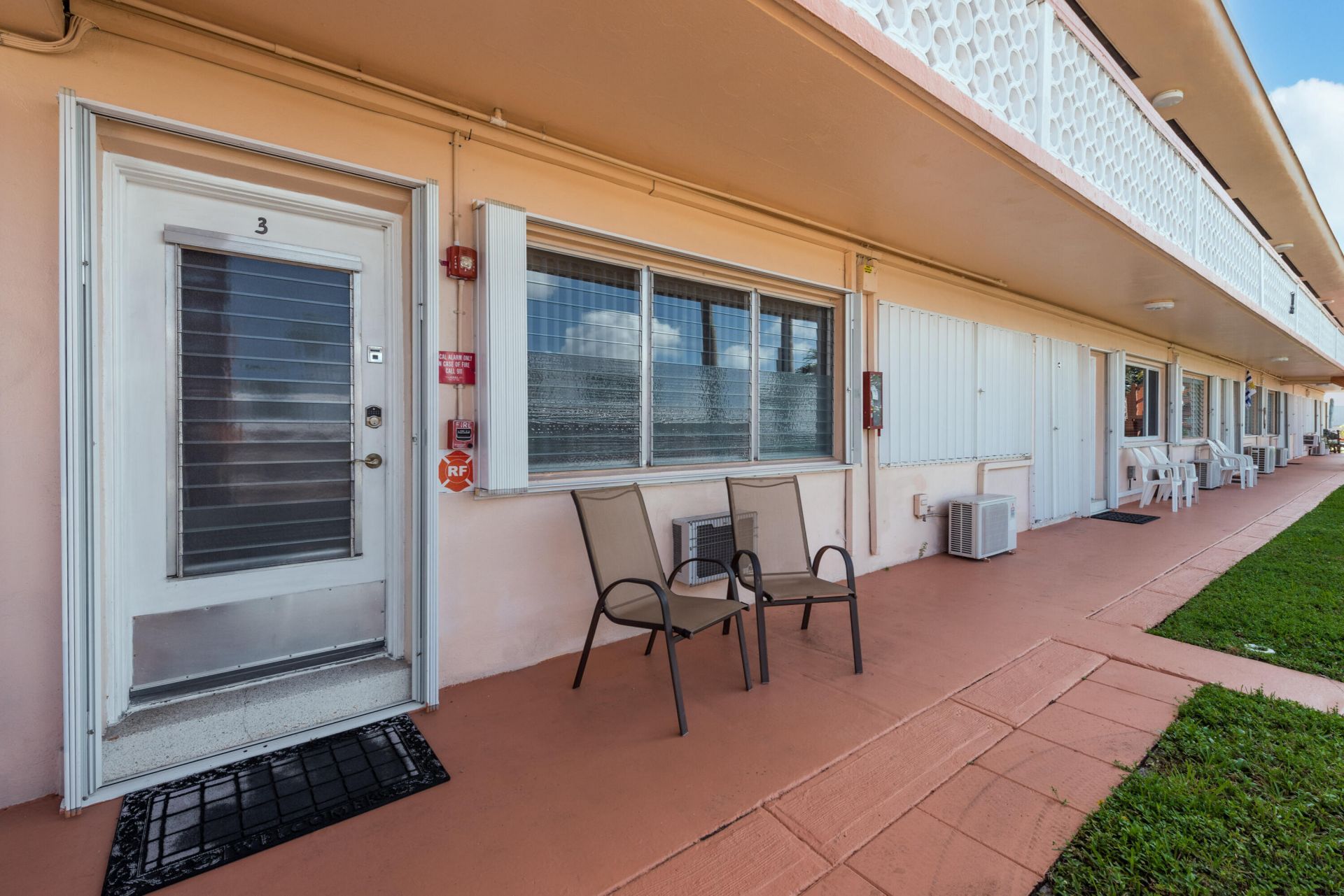 925 SW 11th Avenue, Unit 3j, Hallandale, FL 33009 Photo