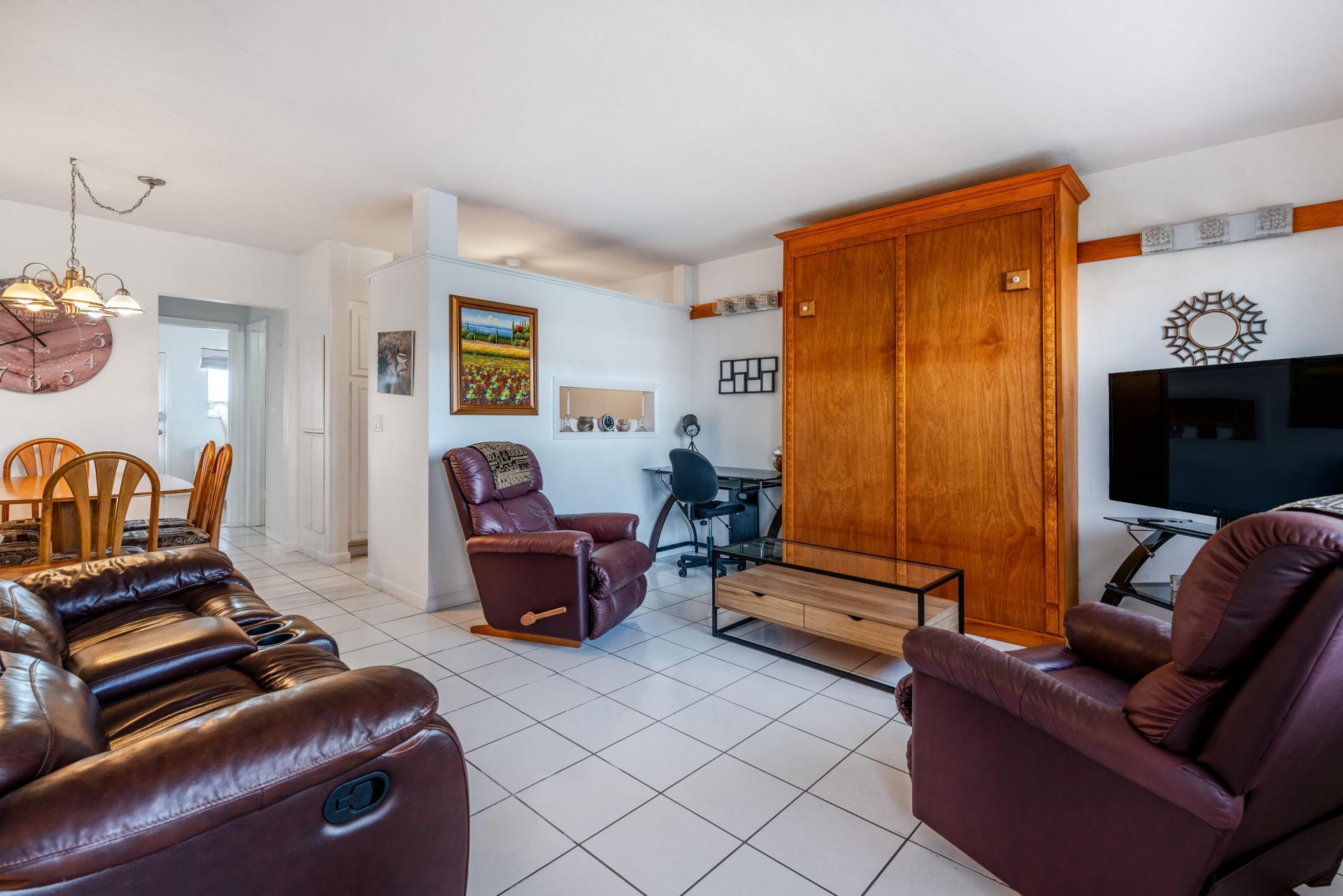 925 SW 11th Avenue, Unit 3j, Hallandale, FL 33009 Photo