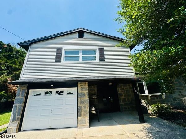 323 Parry Rd, Cinnaminson, NJ 08077