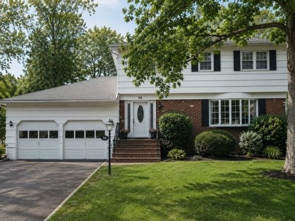 39 Saint Germain Dr, Clark, NJ 07066