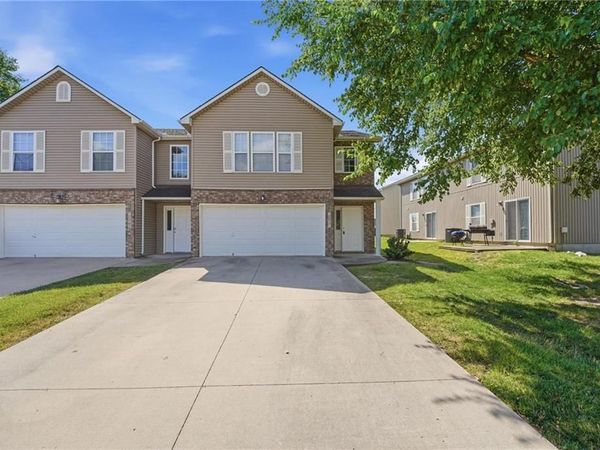 1631 Garrett Drive, Blue Springs, MO 64015