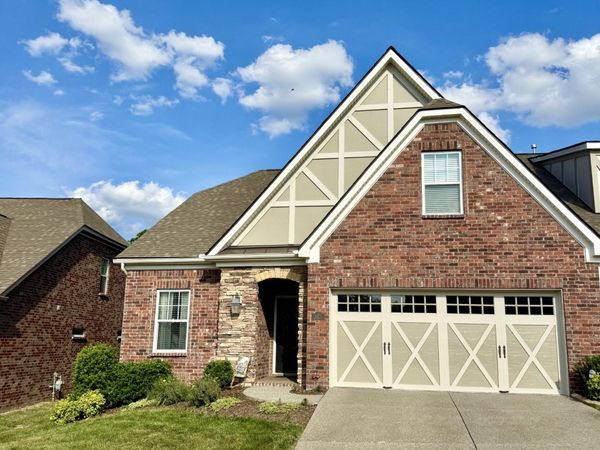 883 Cherry Grove Dr , Hendersonville, TN 37075