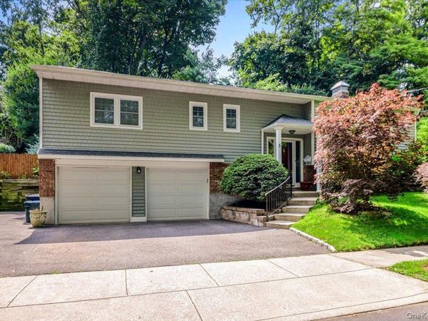 5 Avdon Lane , Huntington, NY 11743
