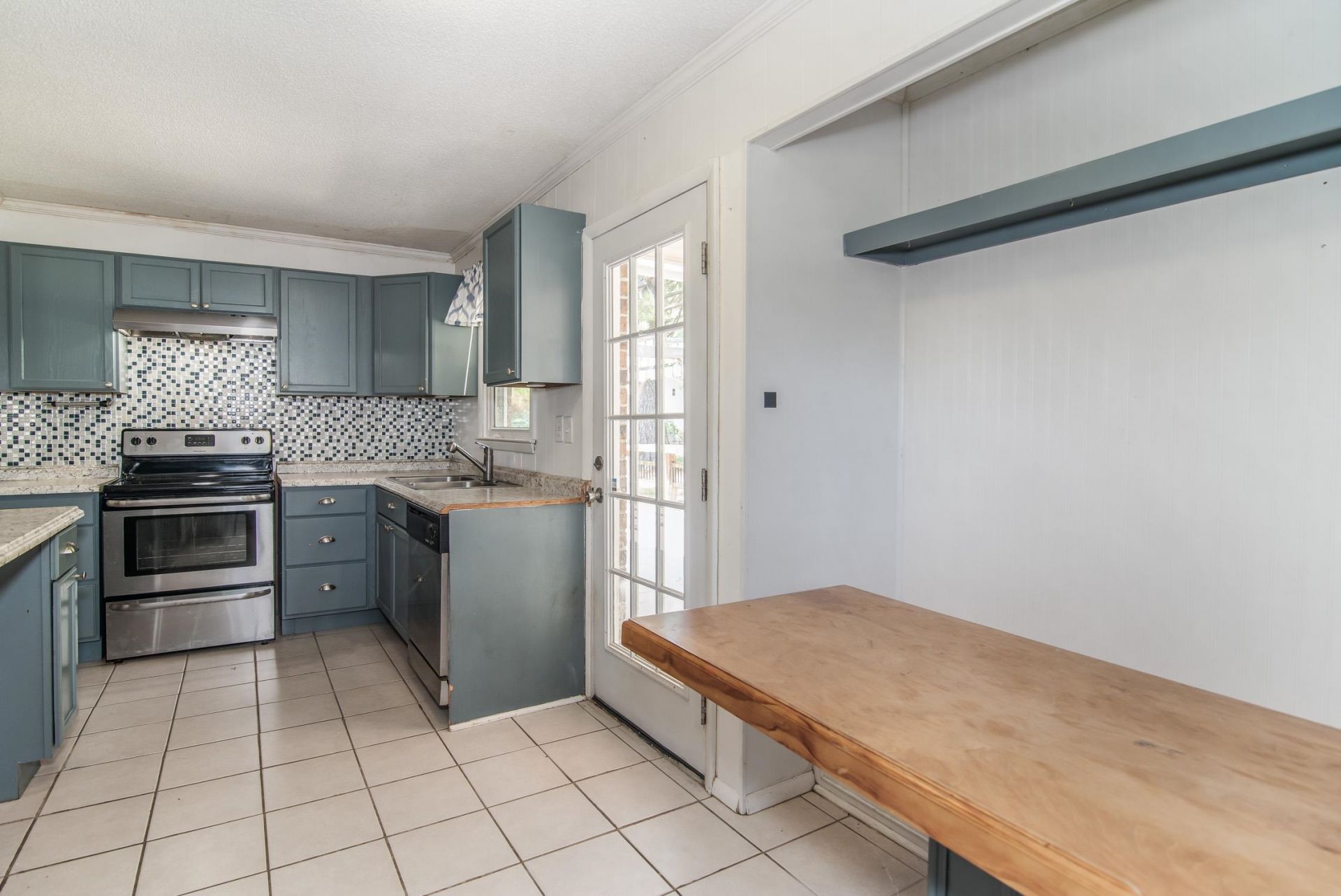213 Gibson St. Photo 16